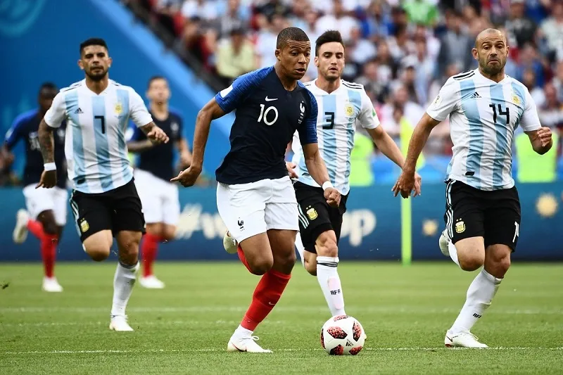 mbappe bao nhieu tuoi nhin lai su nghiep phi thuong cua sieu sao